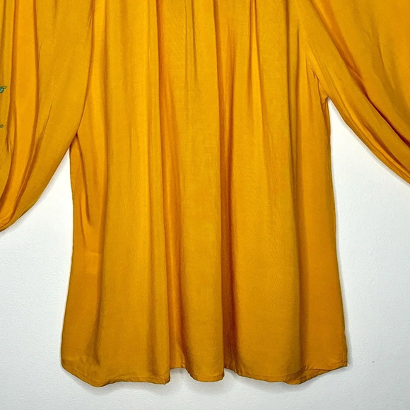 C&C California Blouse Top Women Size 1X Embroidered Floral Peasant Mustard - Picture 8 of 10